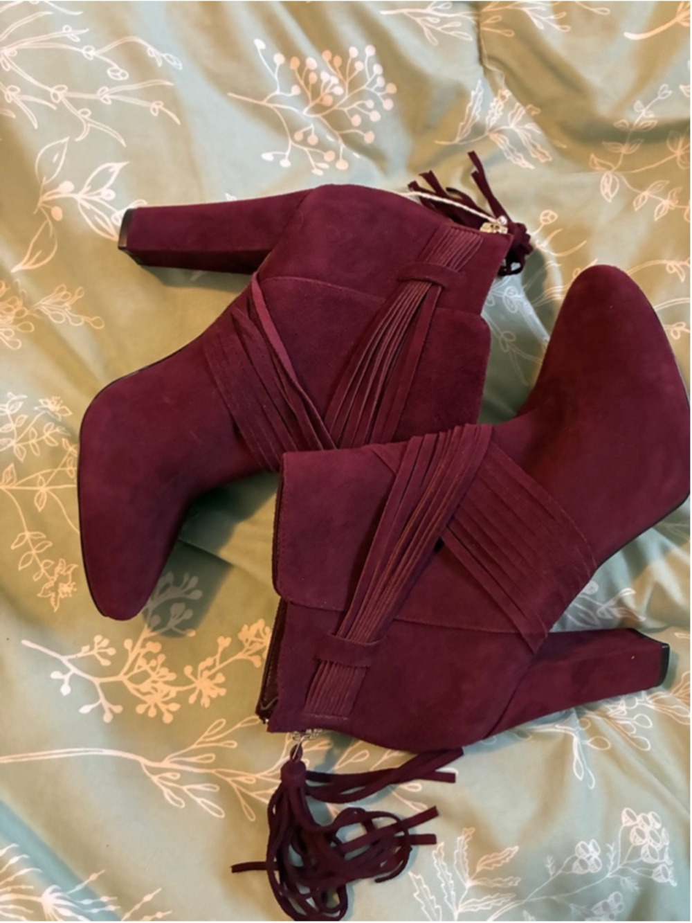 Women's White House Black Market Burgundy Suede Ankle Boots Size 7 - Picture 2 of 5